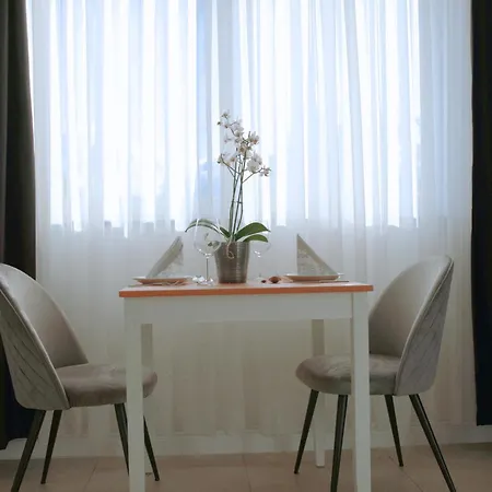 Gepflegtes Und Schoenes Ferienapartment Lübeck